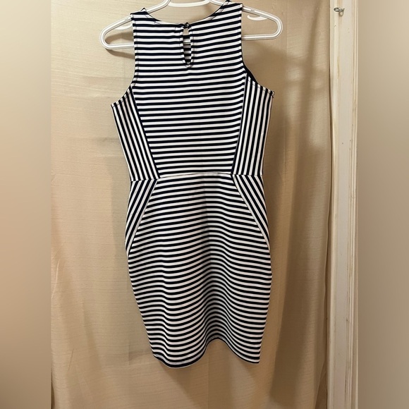 ⚫️ BOGO Monteau women’s Macy and white stripped mini dress size medium - Picture 2 of 6